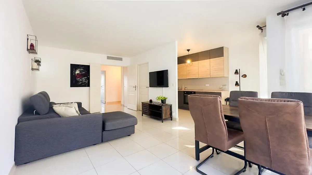 Nice Two Rooms Apartment